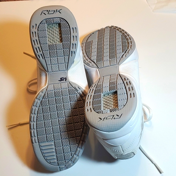 Reebok sneakers 6 1/2 Excellent condition like new - Picture 13 of 17